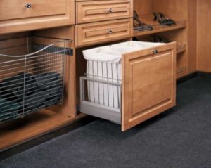 Pull-Out Hamper